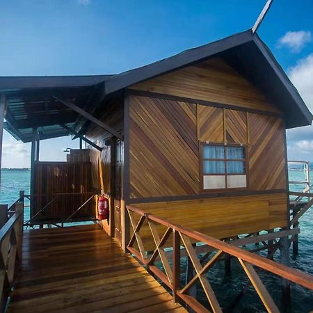 Seacoral Water Chalet Hotel Semporna Bagian luar foto
