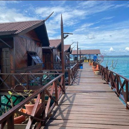 Seacoral Water Chalet Hotel Semporna Bagian luar foto