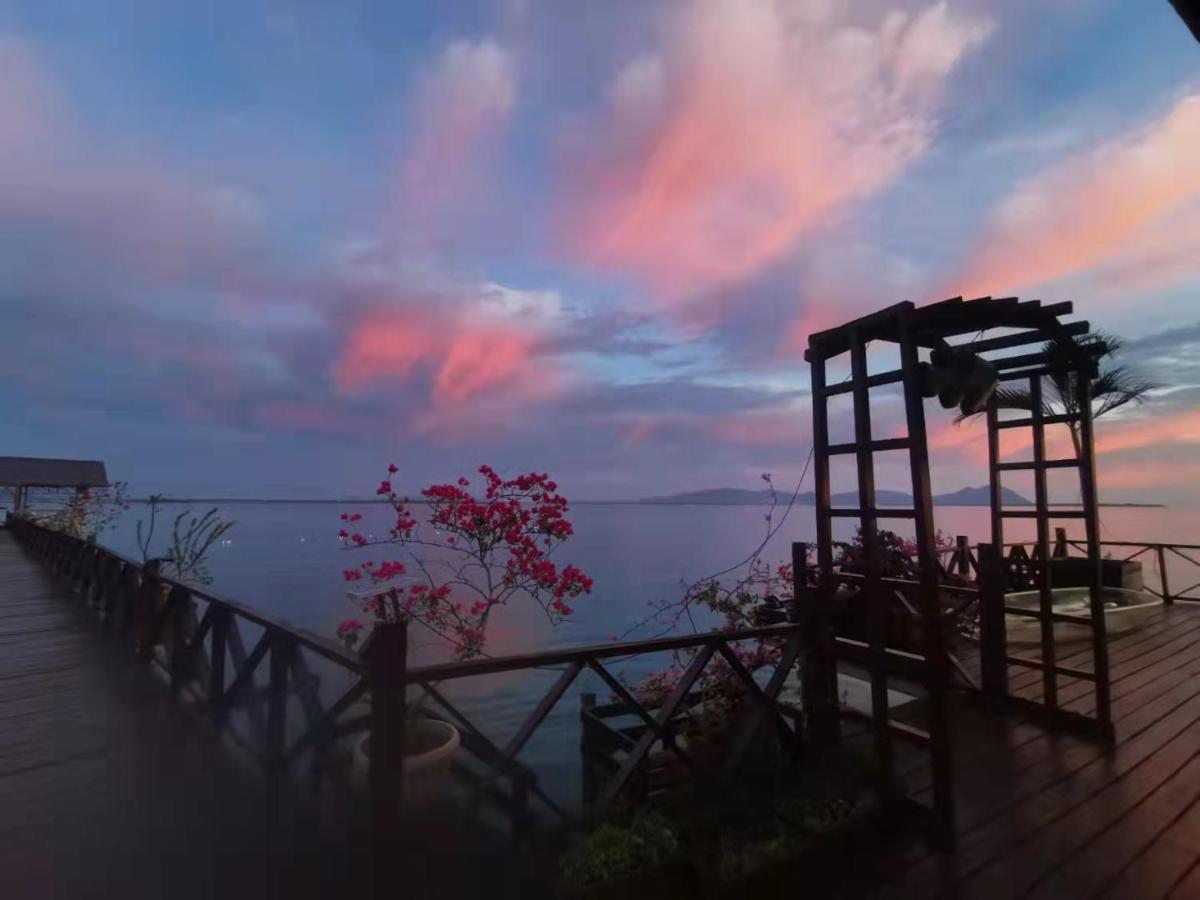 Seacoral Water Chalet Hotel Semporna Bagian luar foto