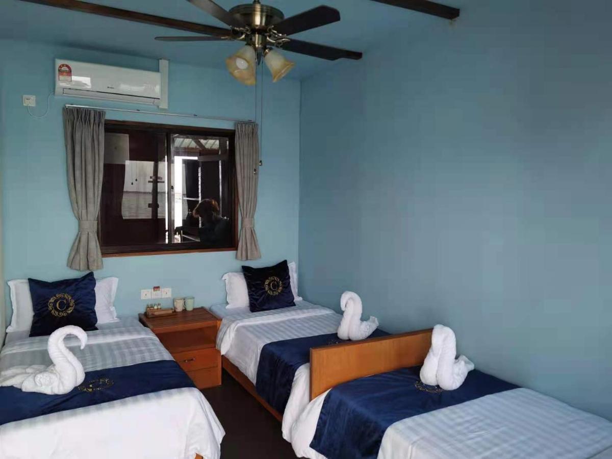 Seacoral Water Chalet Hotel Semporna Bagian luar foto