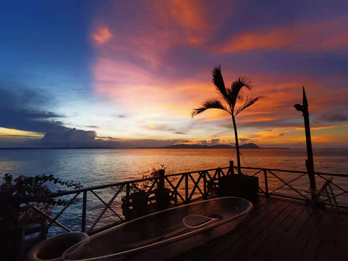 Seacoral Water Chalet Hotel Semporna Bagian luar foto
