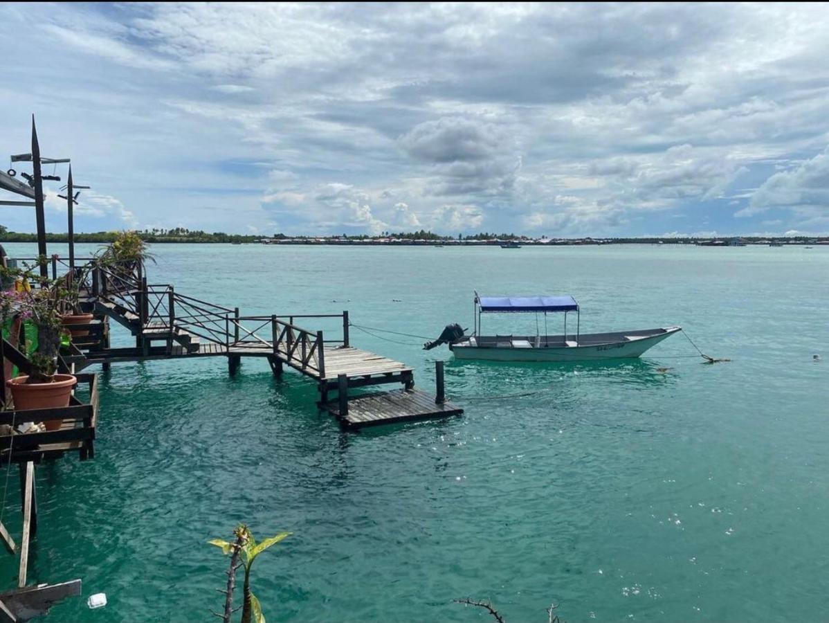 Seacoral Water Chalet Hotel Semporna Bagian luar foto