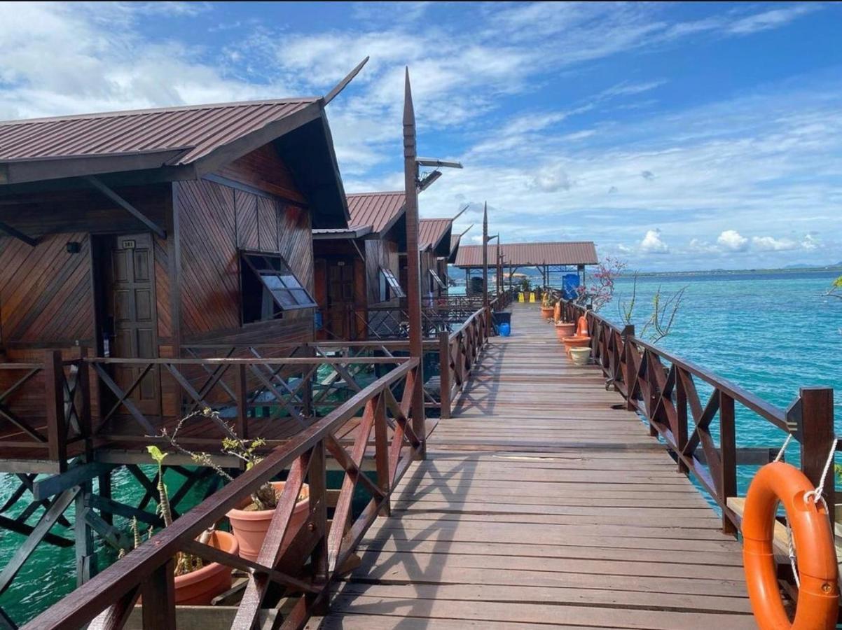 Seacoral Water Chalet Hotel Semporna Bagian luar foto